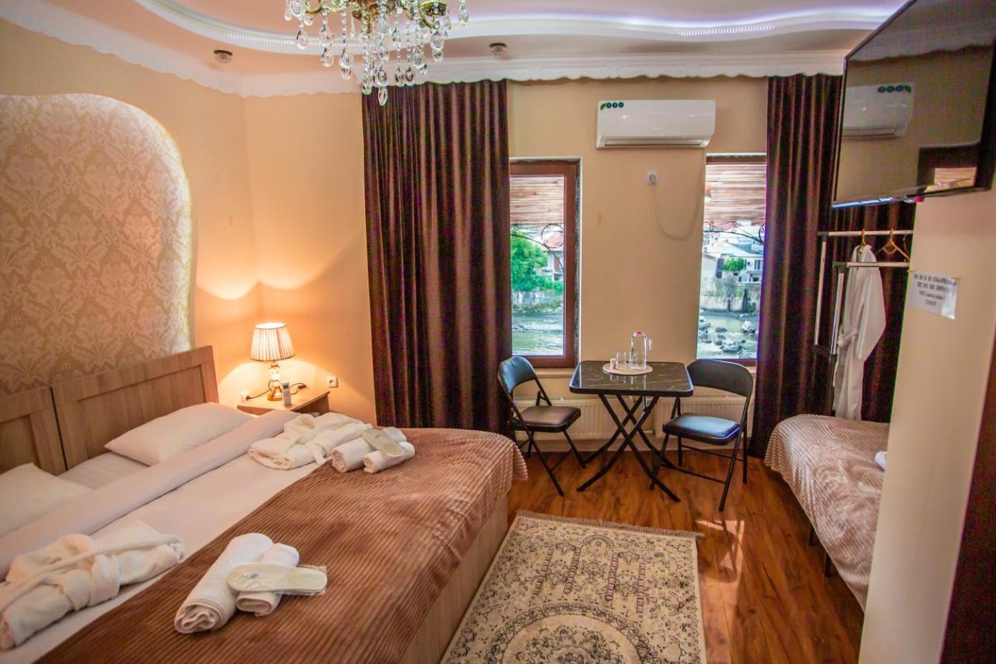 Hotel Caravan Palace Κουτάισι Εξωτερικό φωτογραφία